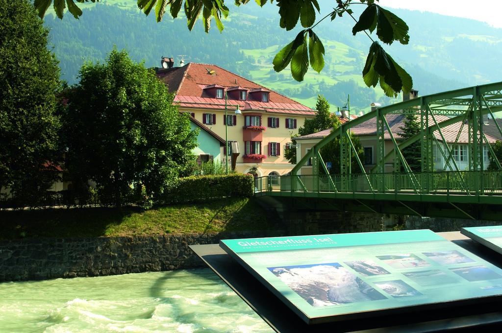 Gasthof Goldener Fisch Lienz Exterior photo